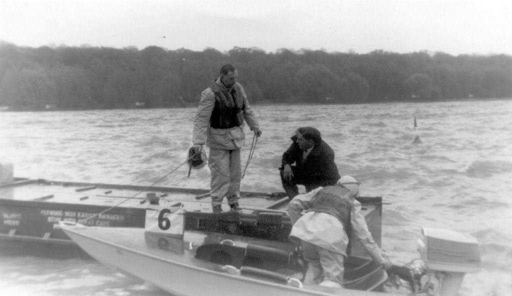 Speed Boats On Ruislip Lido