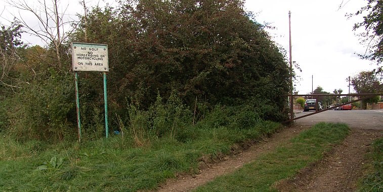 Ruislip Lido Canal Feeder Near Woodville Gardens
