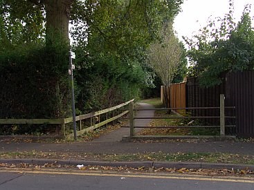 Ruislip Lido Canal Feeder Ladygate Lane